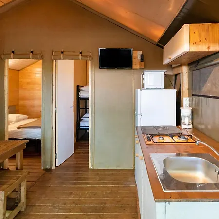 1 - Domaine Des Landes Camping *